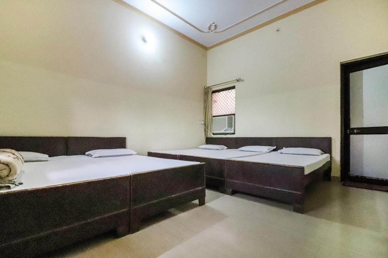 Spot On 60838 Shri Giriraj Dham Hotell Govardhan Exteriör bild