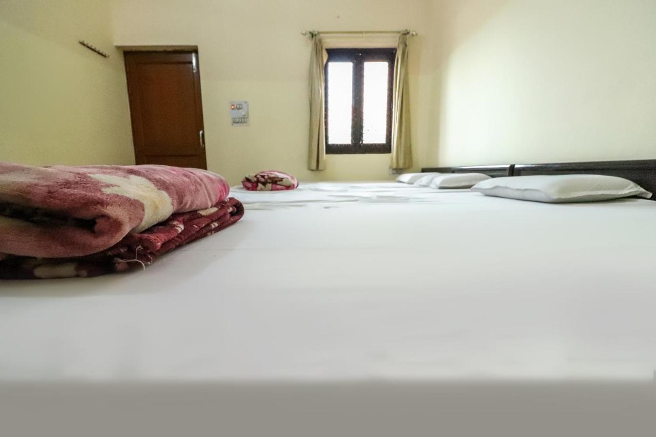 Spot On 60838 Shri Giriraj Dham Hotell Govardhan Exteriör bild