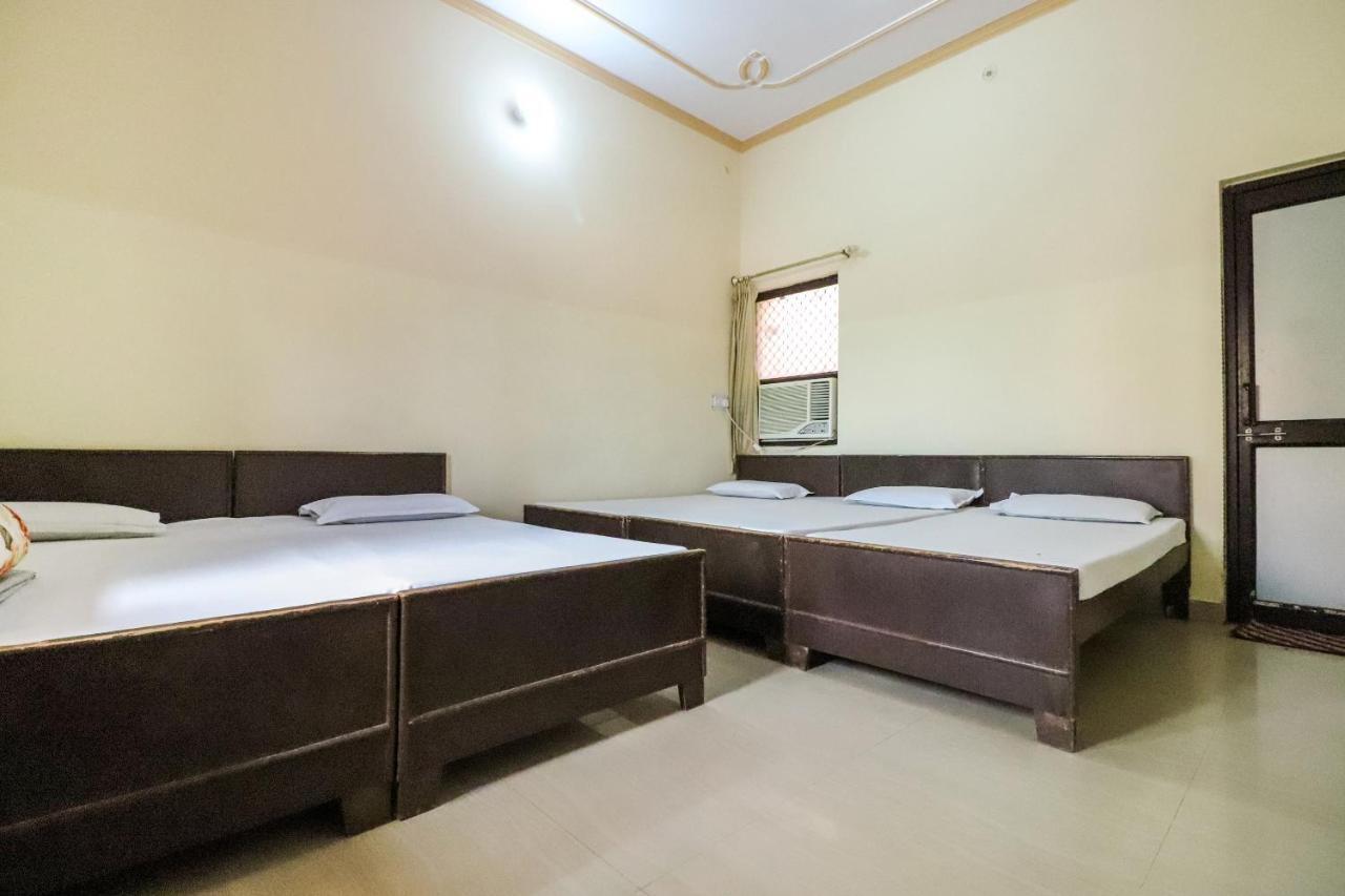 Spot On 60838 Shri Giriraj Dham Hotell Govardhan Exteriör bild
